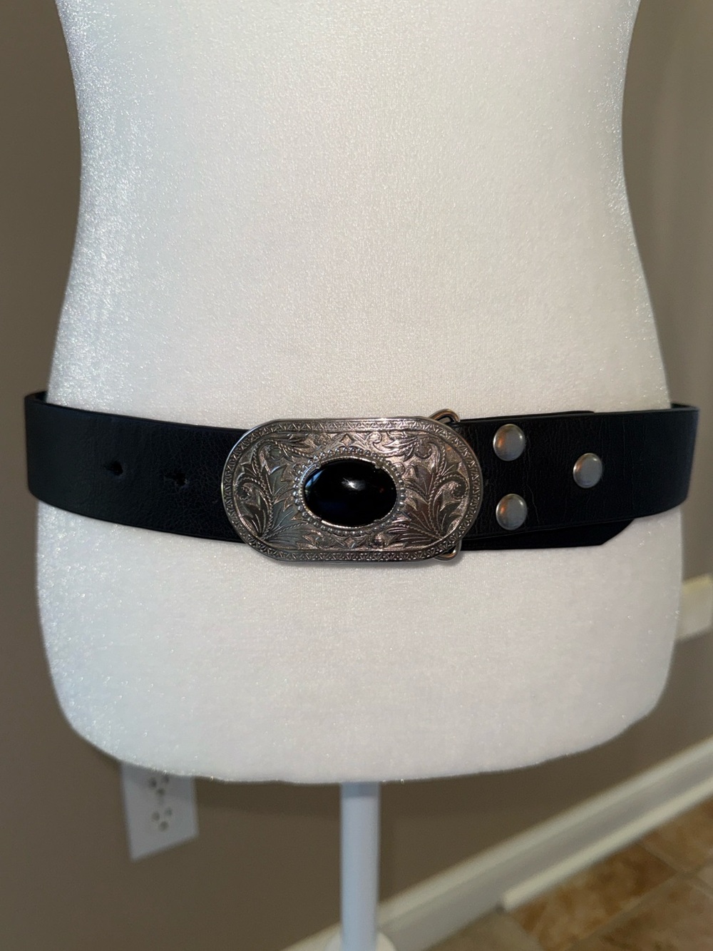 Black Vera Pelle Western Leather Belt w
Silver Floral Buckle and Black cabochon